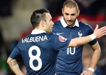 بنزيما يغيب عن أولى جلسات محاكمته في قضية ابتزاز فالبوينا