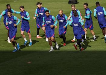 تقارير ليون الأقرب لإنقاذ لاعب برشلونة من جحيم كومان