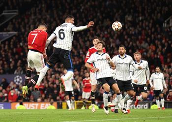 فيديو رأسية رائعة رونالدو يسجل هدف مانشستر يونايتد الثالث أمام أتالانتا