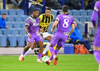 فيديو فيتيس يصعق توتنهام بخسارة قاتلة في دوري المؤتمر الأوروبي