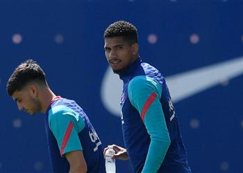 شكوك حول إمكانية لحاق بيدري وأروخو بـ الكلاسيكو بين برشلونة وريال مدريد