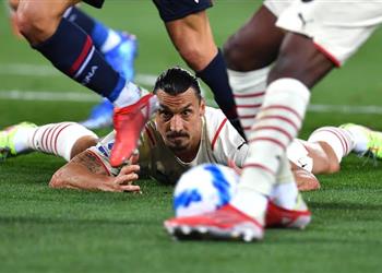 فيديو في مباراة غريبة لـ إبراهيموفيتش ميلان يرتقي لصدارة الدوري الإيطالي بفوز م ثير على بولونيا