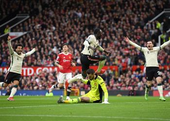 فيديو هاتريك محمد صلاح يقود ليفربول لإذلال مانشستر يونايتد بخماسية نظيفة