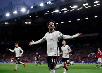 لسبب غريب كاف يعرب عن أسفه بعد هاتريك محمد صلاح التاريخي أمام مانشستر يونايتد