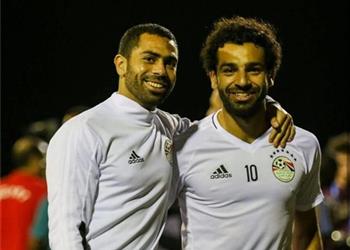 أحمد فتحي عقدت جلسة مع محمد صلاح بشأن شارة قيادة منتخب مصر
