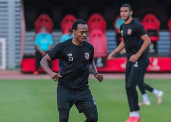 بعد شفائه مع الأهلي جنوب إفريقيا تستدعي بيرسي تاو لمباراتي غانا وزيمبابوي