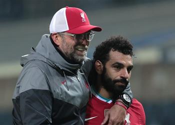 تقارير كلوب يختار وجهة محمد صلاح بين برشلونة وريال مدريد حال رحيله عن ليفربول