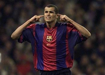 ريفالدو يكشف عن مدربه المفضل لخلافة كومان في برشلونة