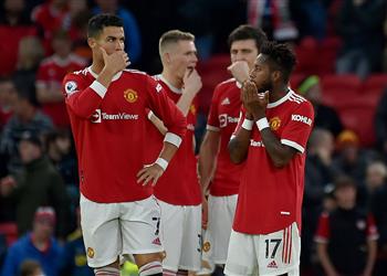 ساها ينتقد لاعبي مانشستر يونايتد بعد خماسية ليفربول عليهم إظهار رد فعل كبير بدل ا من التصريحات