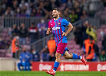 بارجوان يعلن تشكيل برشلونة أمام ألافيس تغييرات في خط الوسط