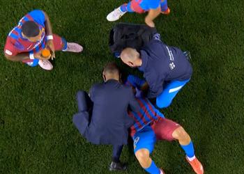 فيديو أجويرو يثير القلق ويغادر مباراة برشلونة وديبورتيفو ألافيس مصاب ا