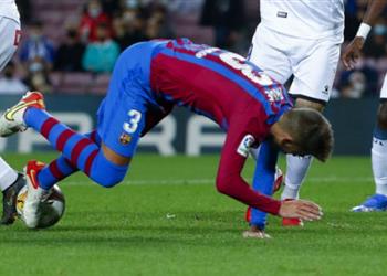 شكوك حول مشاركة أجويرو وبيكيه في مباراة برشلونة ودينامو كييف