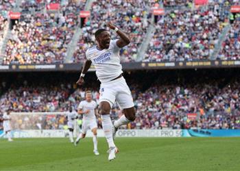 ألابا يرفض مقارنته بـ راموس ويرشح 4 أندية للفوز بدوري أبطال أوروبا