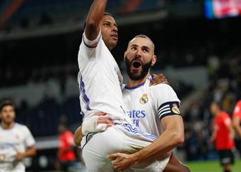 موقف بنزيما ورودريجو من المشاركة مع ريال مدريد أمام شاختار