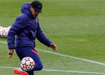 لا أفهم بروتوكول إنجلترا سيميوني يعلق مجدد ا على واقعة عدم مصافحة كلوب