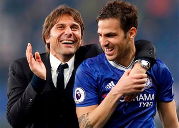 رد فعل مثير من فابريجاس على تعاقد توتنهام مع كونتي