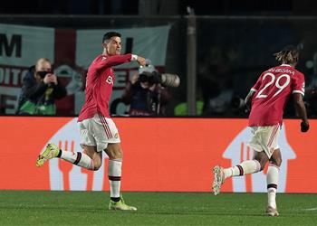 فيديو رونالدو يمنح مانشستر يونايتد قبلة الحياة ويسجل هدفين في تعادل مثير مع أتالانتا بـ دوري أبطال أوروبا