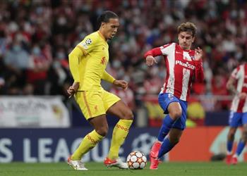 جريزمان يهاجم التحكيم في مباراة ليفربول وأتلتيكو مدريد