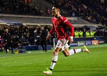 فرديناند يتوقع عودة رونالدو للفوز بالكرة الذهبية