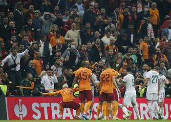 بمشاركة مصطفى محمد جالطة سراي يتعادل مع لوكوموتيف موسكو في الدوري الأوروبي