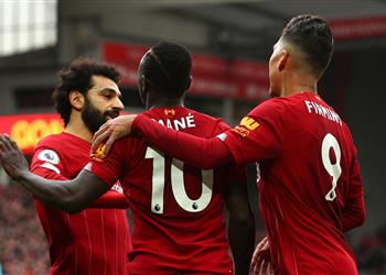 لاعبا إنجلترا السابقان محمد صلاح وماني وفيرمينو أفضل من ميسي ونيمار ومبابي