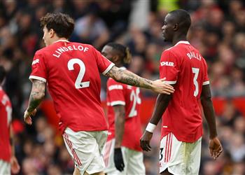 فيديو النيران الصديقة تمنح مانشستر سيتي الهدف الأول أمام مانشستر يونايتد