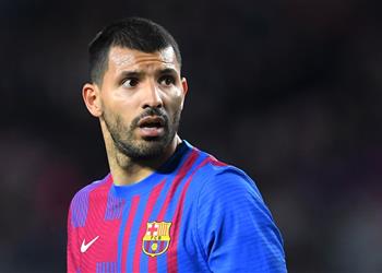 سبورت اعتزال أجويرو أمر غير مستبعد بعد إصابته في القلب