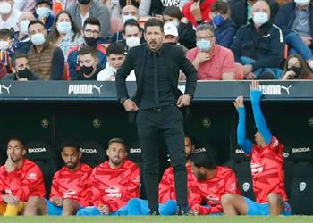 سيميوني يرفض لوم لاعبيه بعد التعادل أمام فالنسيا خطأي وأدفع الثمن