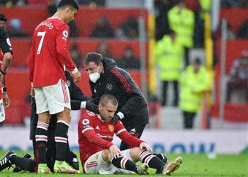 لوك شاو يغيب عن إنجلترا بعد إصابته في ديربي مانشستر