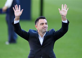 تشافي أشعر بالقلق من إصابات برشلونة وميسي بعث لي رسالة بعد توقيعي