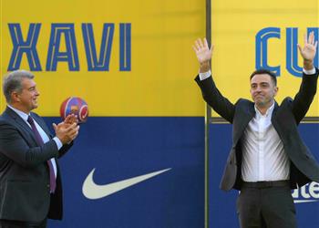 بعد توليه القيادة آس تكشف عن أولى ضحايا تشافي في برشلونة