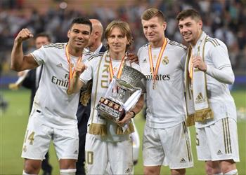 كاسيميرو ي علن مرشحه للفوز بـ الكرة الذهبية ويشيد بكروس ومودريتش سأخبر أحفادي عنهما