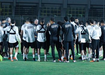 بعثة منتخب مصر في طريقها إلى لواندا لمواجهة أنجولا