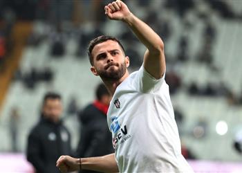 بشكتاش يلمح لإمكانية شراء بيانيتش نهائي ا من برشلونة