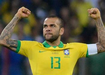 مدرب البرازيل الأولمبي يعلق على انتقال داني ألفيس إلى برشلونة