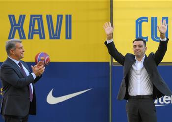 تشافي يطالب رئيس برشلونة بضم لاعب ليفربول