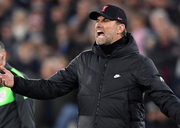 كلوب مهدد بفقدان نجومه الثلاثة في مباراة ليفربول وآرسنال