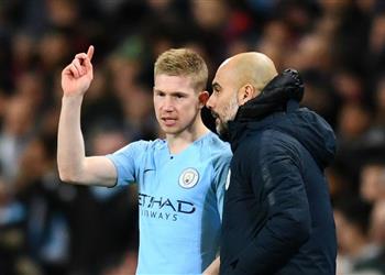 دي بروين يكشف عن تصرف غريب لـ جوارديولا قبل مباريات مانشستر سيتي