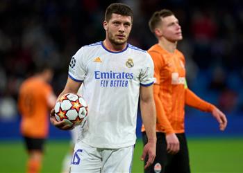 لوكا يوفيتش يتلقى عرض ا من ناد إنجليزي للرحيل عن ريال مدريد