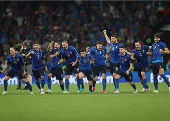 مواعيد مباريات اليوم الإثنين 15 11 2021 والقنوات الناقلة إيطاليا ضد إيرلندا الشمالية وإنجلترا أمام سان مارينو