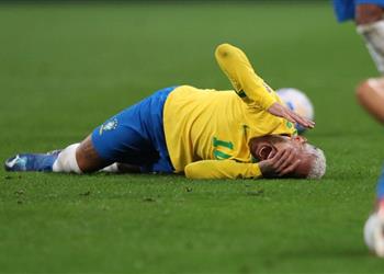 البرازيل تعلن إصابة نيمار قبل مباراة الأرجنتين في تصفيات كأس العالم