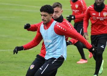 شتوتجارت يعلن موقف مرموش من المشاركة أمام بوروسيا دورتموند