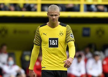 تقارير توضح أسباب استبعاد ريال مدريد التعاقد مع هالاند في الصيف