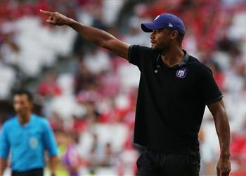 من ليفربول كومباني يختار أصعب مهاجم واجهه خلال مسيرته الكروية