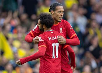 فان دايك عن محمد صلاح من أفضل لاعبي العالم ولكن لا يستطيع مراوغتي أبد ا