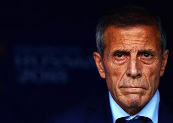 رسمي ا بعد 15 عام ا إقالة أوسكار تاباريز من تدريب منتخب أوروجواي