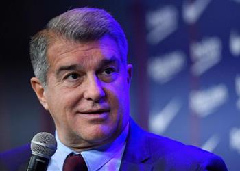 لابورتا يفسر تصريحاته بشأن إمكانية عودة ميسي وإنييستا إلى برشلونة