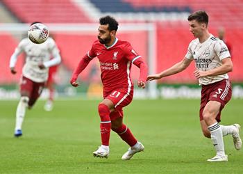 مدافع آرسنال قبل مواجهة محمد صلاح مع ليفربول لا يعرف من أنا