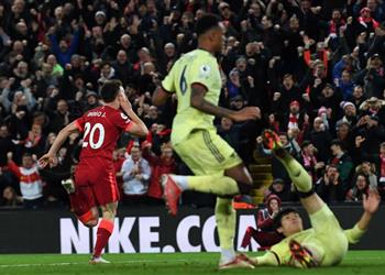 فيديو بعد خطأ فادح جوتا يهين دفاع آرسنال ويسجل الهدف الثاني لـ ليفربول