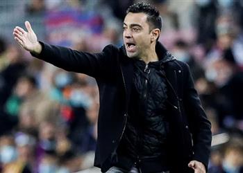 تشافي يوضح انطباعه بعد فوزه الأول مع برشلونة ويكشف عن إصابات ثلاثي الفريق